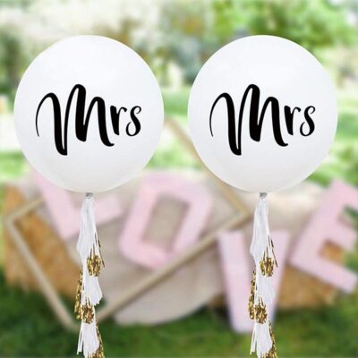 MrMrs-White-Round-Balloons2