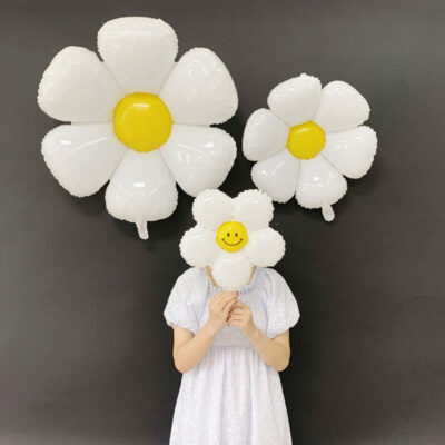 White daisy foil balloon 2 sizes medium and large, Auckland NZ